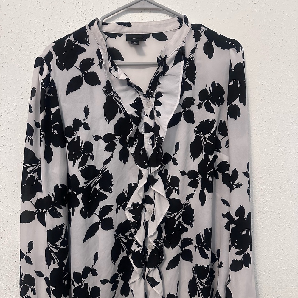 Worthington Black and White Floral Blouse